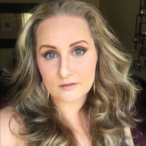 Meet your Posher, Margit - Picture 1 of 1